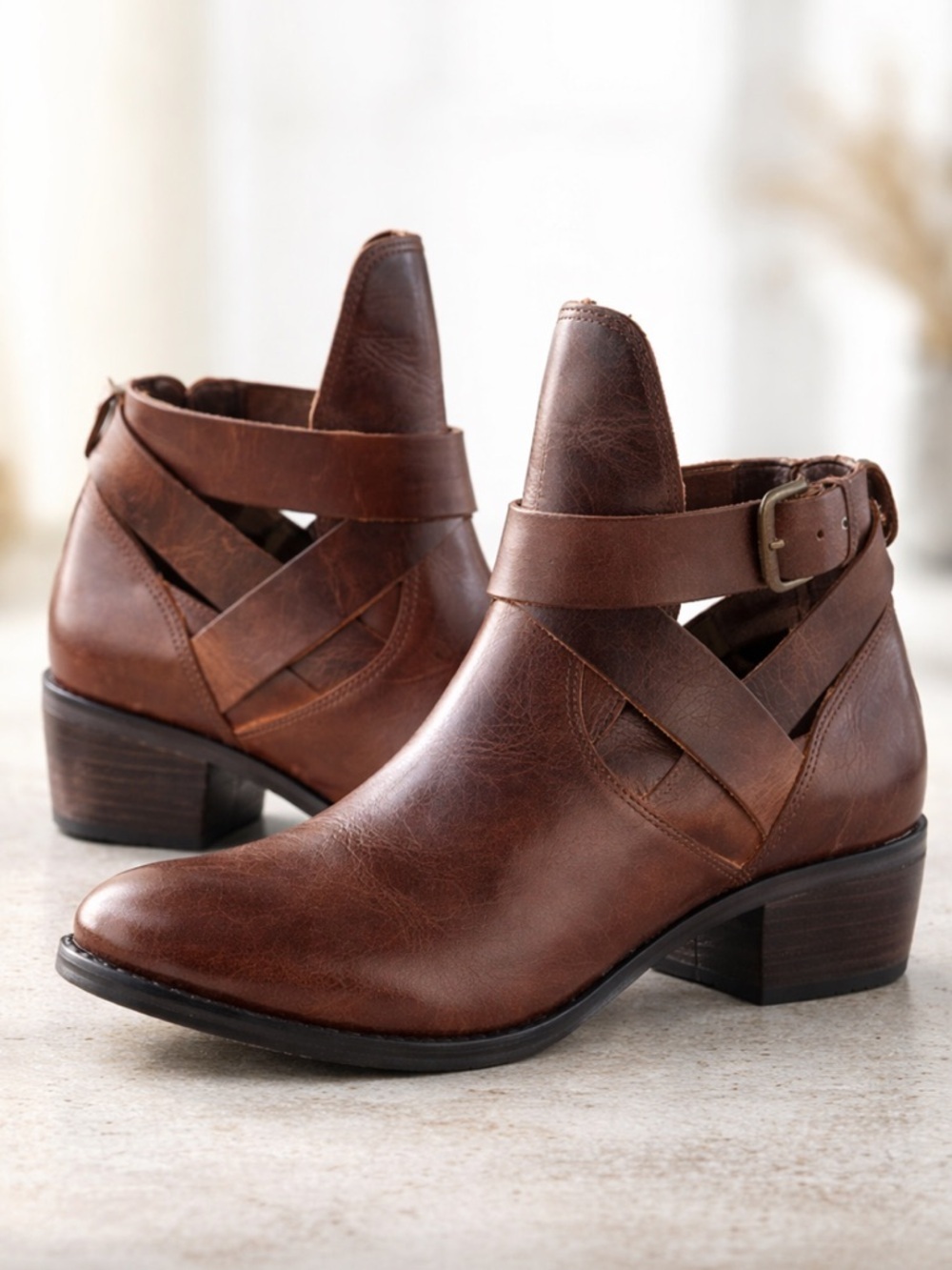 Matisse Raider Leather Ankle Boots 
Cognac Brown 
Size 7.5